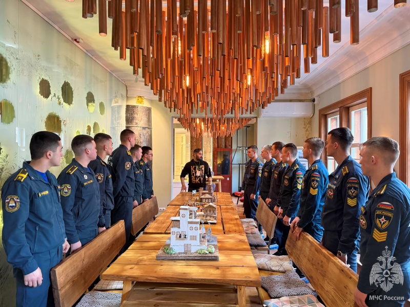 Курсанты «Академии гражданской защиты МЧС России им. генерал-лейтенанта Д.И. Михайлика» посетили Музей-галерею «Заварка»