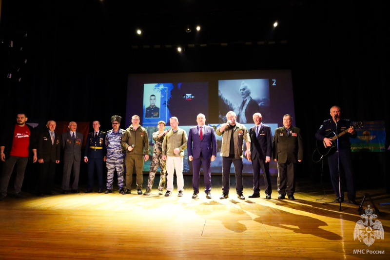 Военнослужащие центра приняли участие в торжественном концерте «Во славу Отечества»