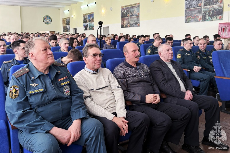 В центре прошли торжественное мероприятие и праздничный концерт, приуроченные ко Дню защитника Отечества