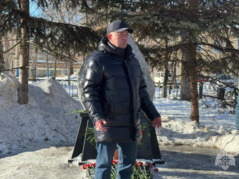 Военнослужащие центра приняли участие в митинге, посвящённом Дню защитника Отечества