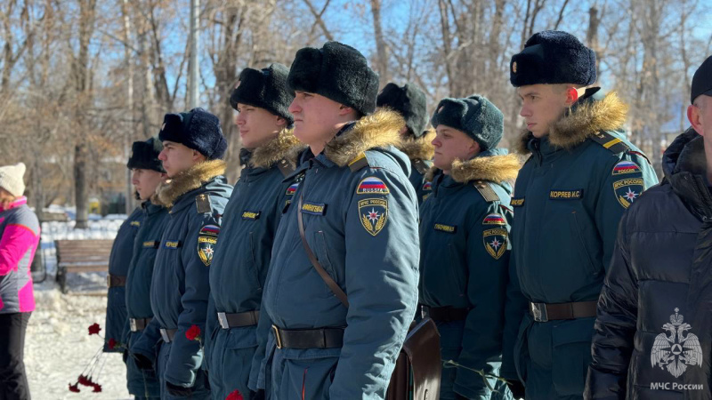 Военнослужащие центра приняли участие в митинге, посвящённом Дню защитника Отечества