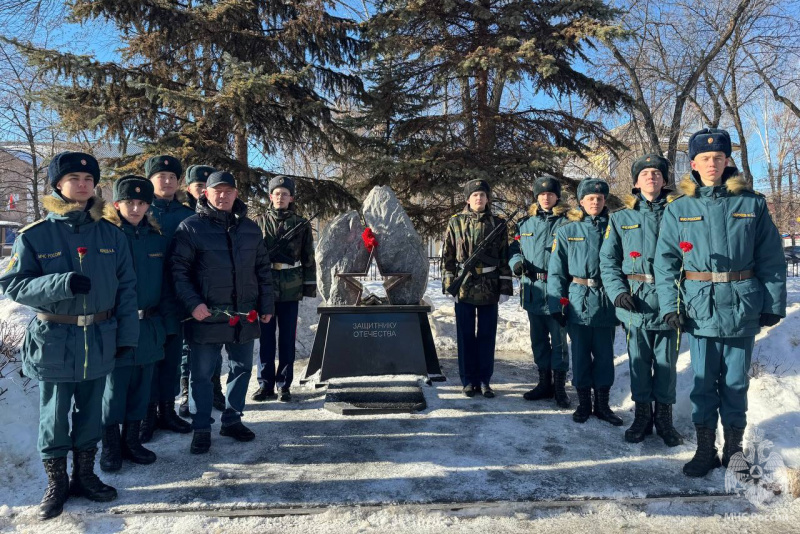 Военнослужащие центра приняли участие в митинге, посвящённом Дню защитника Отечества
