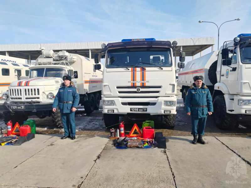 Военно-автомобильная инспекция проводит технический осмотр в Волжском спасательном центре