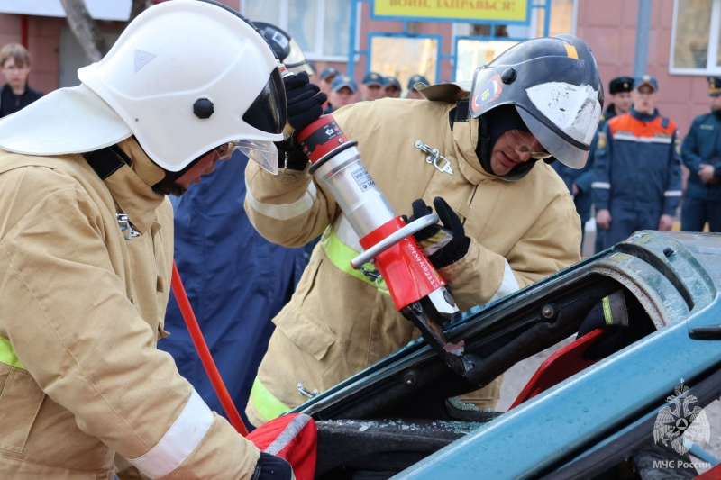 Команда Волжского спасательного центра заняла призовое место в соревнованиях по аварийно‑спасательным работам при ликвидации ЧС на автотранспорте среди Приволжского Федерального округа