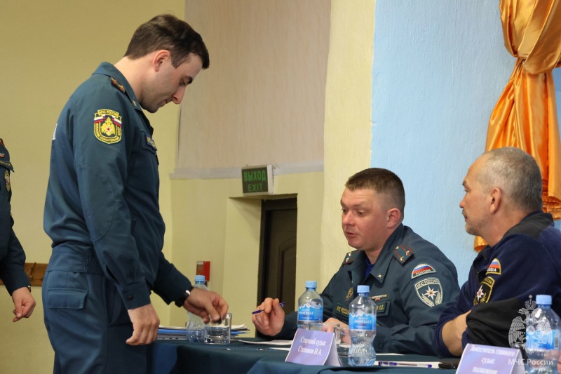 Команда Волжского спасательного центра заняла призовое место в соревнованиях по аварийно‑спасательным работам при ликвидации ЧС на автотранспорте среди Приволжского Федерального округа