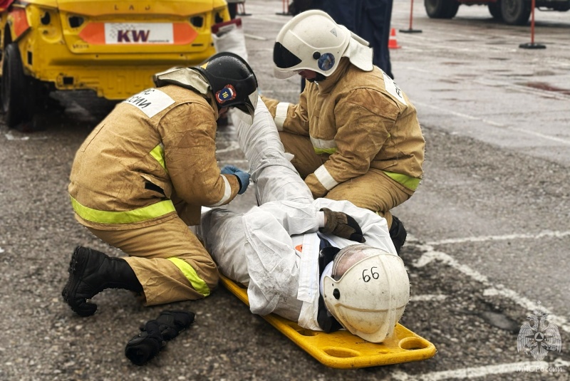 Команда Волжского спасательного центра заняла призовое место в соревнованиях по аварийно‑спасательным работам при ликвидации ЧС на автотранспорте среди Приволжского Федерального округа