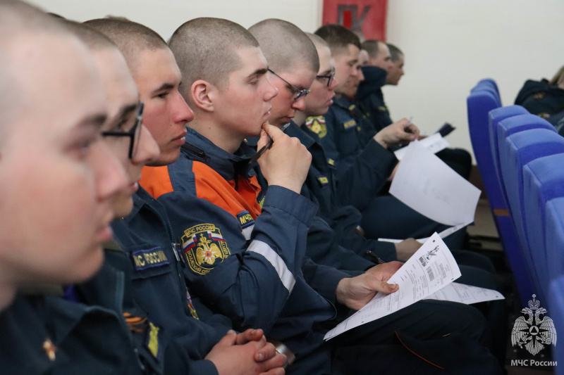 Личный состав Волжского спасательного центра принял участие в Международной исторической акции «Диктант Победы»