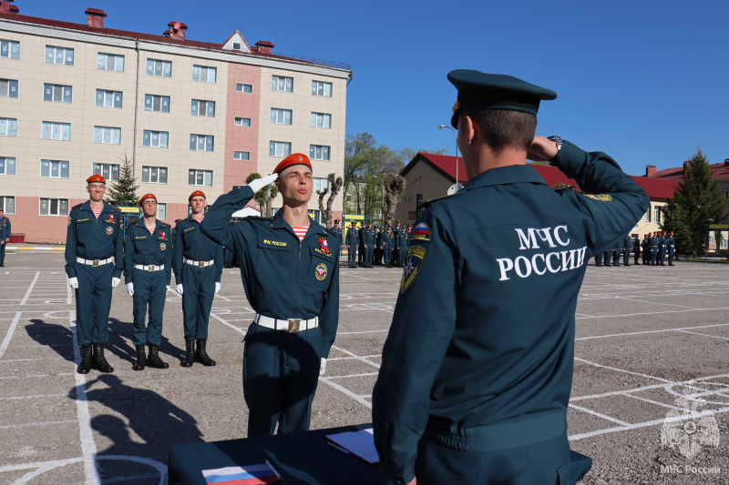 В Волжском спасательном центре прошла торжественная церемония принятия Военной присяги!