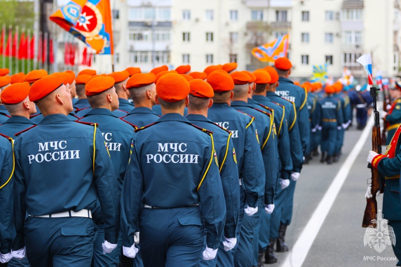 Наследники славы Победителей: Волжский спасательный центр принял участие в Параде Победы в Самаре