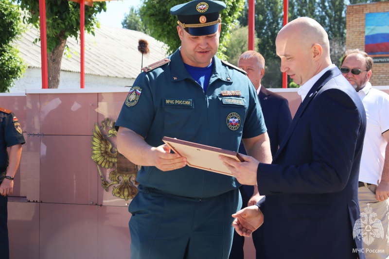 Пиротехнический отряд ФГКУ «Волжский спасательный центр МЧС России» получил помощь от общественных организаций
