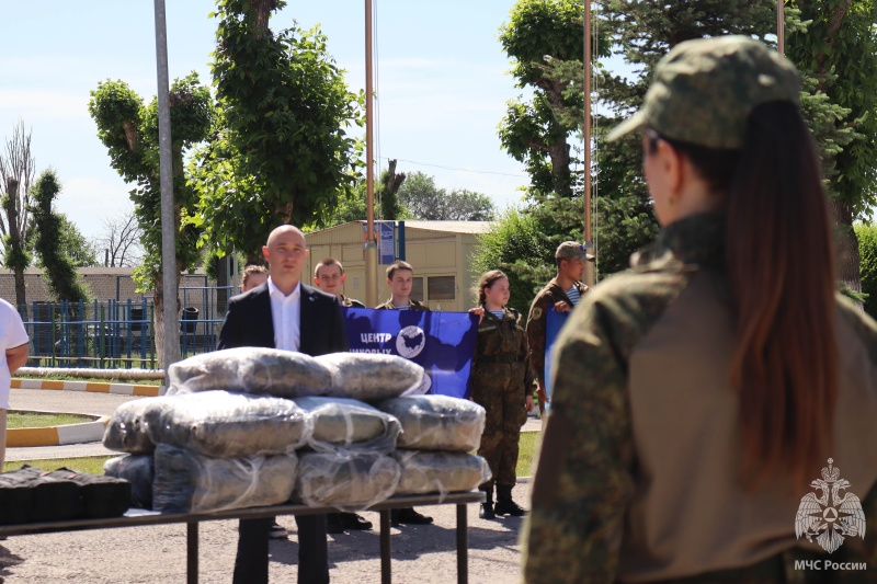 Пиротехнический отряд ФГКУ «Волжский спасательный центр МЧС России» получил помощь от общественных организаций