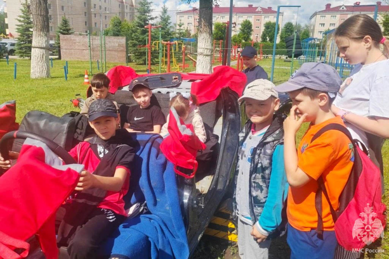 Волжский спасательный центр посетили ребята с центра “Семья” с увлекательной экскурсией!