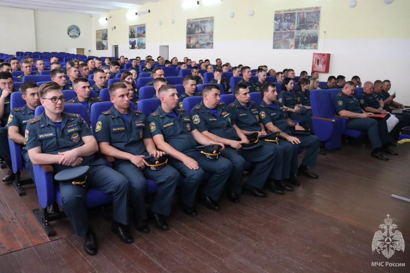 В Волжском спасательном центре прошло подведение итогов за зимний период обучения 2026 года