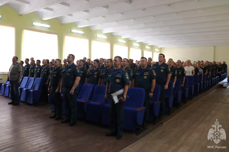 В Волжском спасательном центре прошел торжественный концерт, приуроченный Дню России!