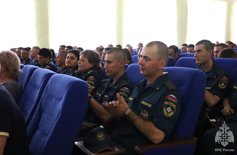 В Волжском спасательном центре прошел торжественный концерт, приуроченный Дню России!