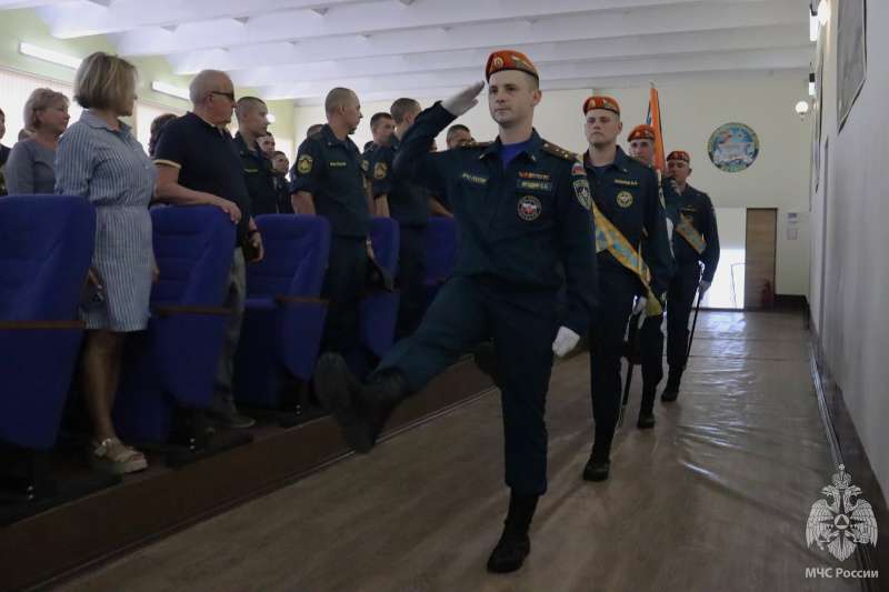 В Волжском спасательном центре прошел торжественный концерт, приуроченный Дню России!