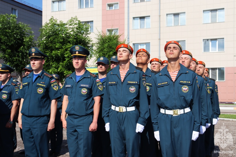В Волжском спасательном центре прошла торжественная церемония приведения молодого пополнения к Военной присяге!