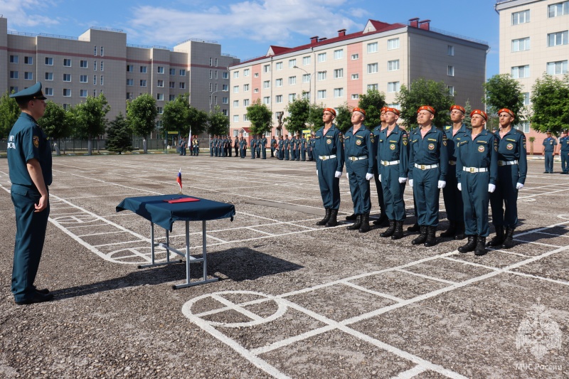 В Волжском спасательном центре прошла торжественная церемония приведения молодого пополнения к Военной присяге!