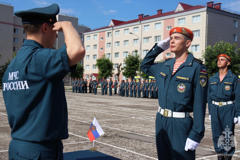 В Волжском спасательном центре прошла торжественная церемония приведения молодого пополнения к Военной присяге!