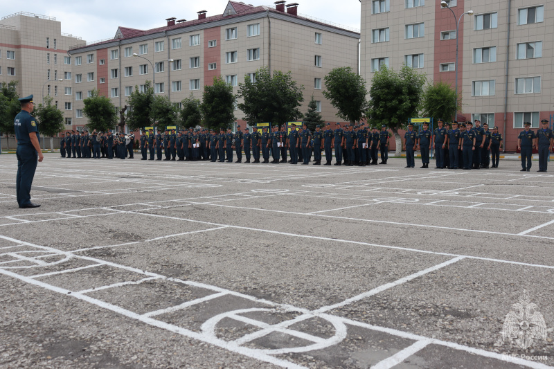Новые рубежи профессионализма: в ФГКУ "Волжский СЦ МЧС России" вручили очередные звания!
