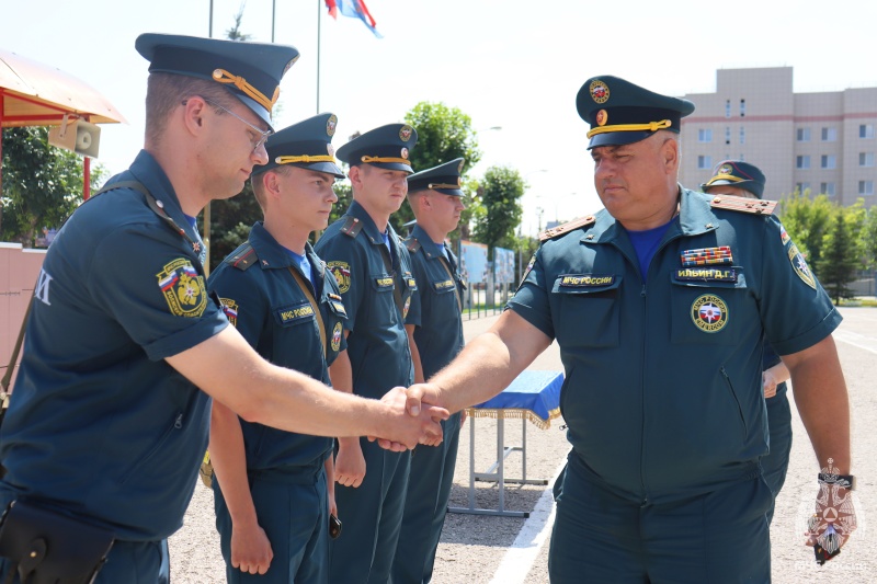 Новые рубежи профессионализма: в ФГКУ "Волжский СЦ МЧС России" вручили очередные звания!