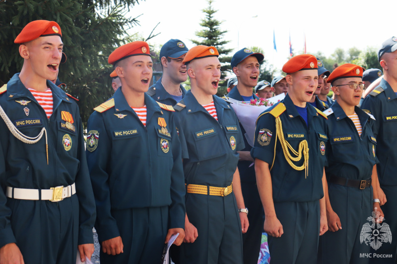 В ФГКУ «Волжский СЦ МЧС России» прошли торжественные проводы военнослужащих по призыву!