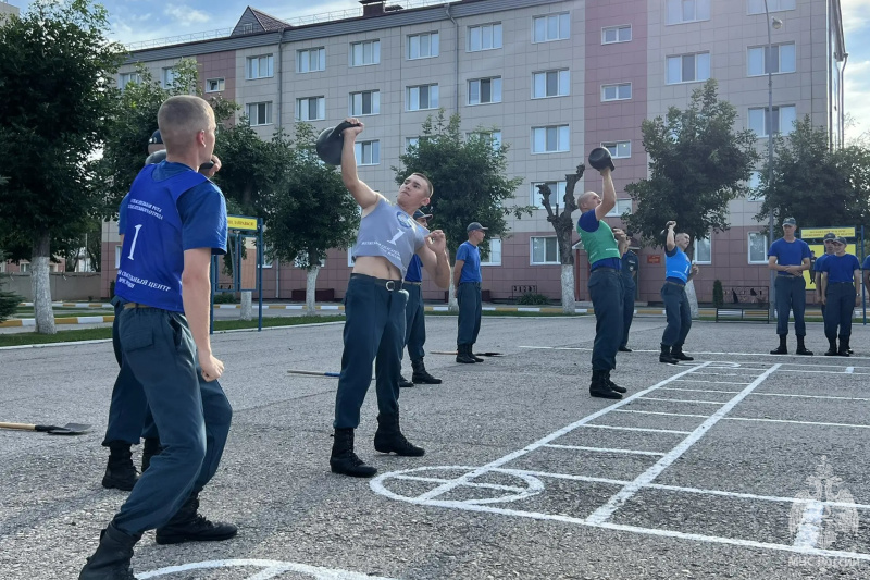 В Волжском спасательном центре прошла спортивная эстафета для военнослужащих по призыву