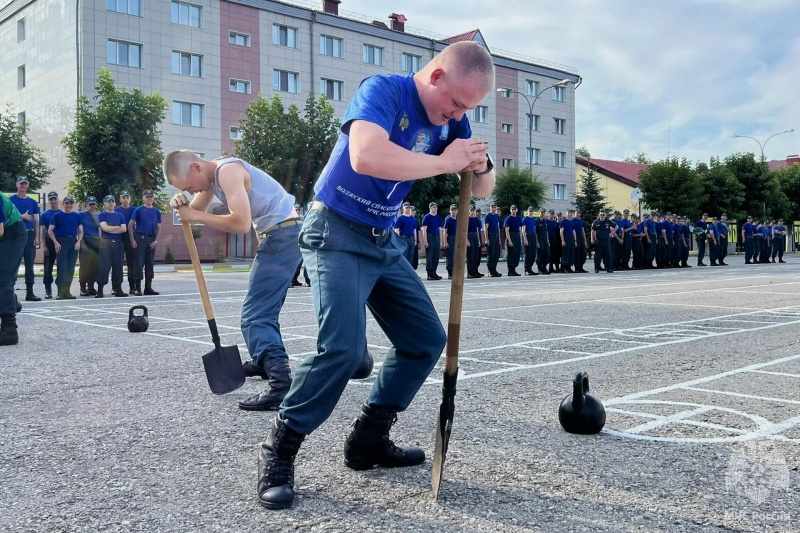 В Волжском спасательном центре прошла спортивная эстафета для военнослужащих по призыву