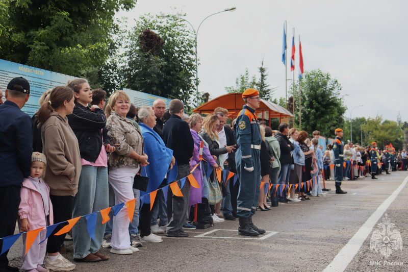 В Волжском спасательном центре состоялась торжественная церемония приведения молодого пополнения к Военной присяге!