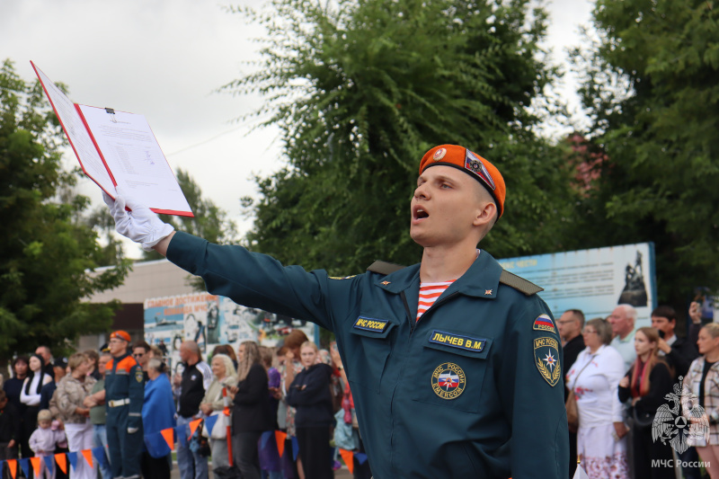 В Волжском спасательном центре состоялась торжественная церемония приведения молодого пополнения к Военной присяге!