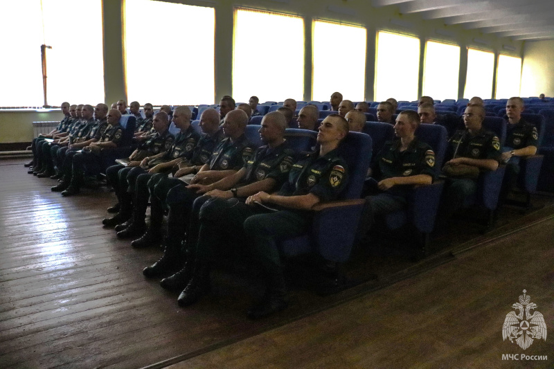 В Волжском спасательном центре военнослужащие по призыву проходят первоначальное обучение на спасателя