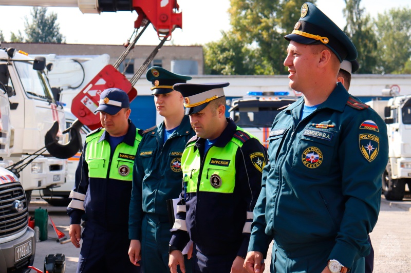 Военно-автомобильная инспекция проводит технический осмотр техники Волжского спасательного центра