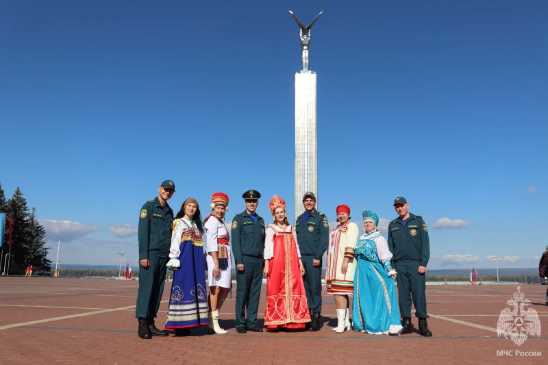 ФГКУ «Волжский СЦ МЧС России» присоединился к Всероссийской акции-челленджу «Сила России — в единстве народов!»