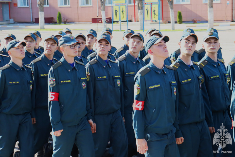 Дисциплина в каждом шаге: подготовка личного состава Волжского спасательного центра к параду