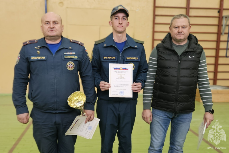Военнослужащие Волжского спасательного центра — победители соревнований по гиревому спорту!