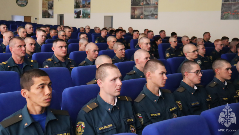 Занятие с личным составом спасательного центра по профилактике дорожно-транспортных происшествий