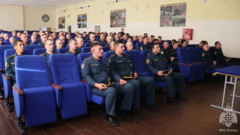 Занятие с личным составом спасательного центра по профилактике дорожно-транспортных происшествий